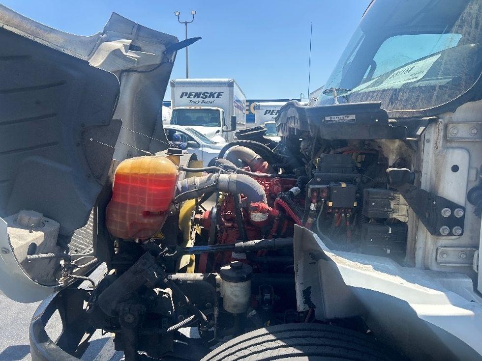 Medium Duty Box Truck-Light and Medium Duty Trucks-International-2020-MV607-Torrance-CA-176,325\n\t\tmiles-$ 38,750 - Image 22