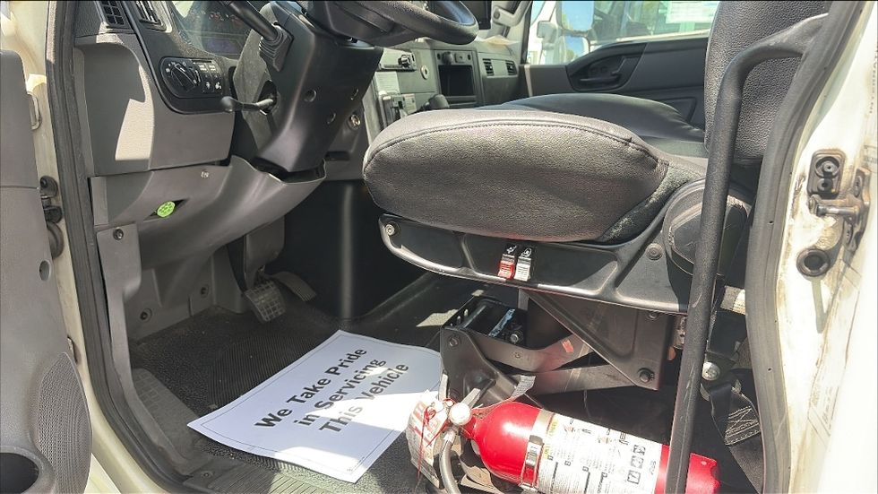 Medium Duty Box Truck-Light and Medium Duty Trucks-International-2020-MV607-Torrance-CA-176,325\n\t\tmiles-$ 38,750 - Image 23