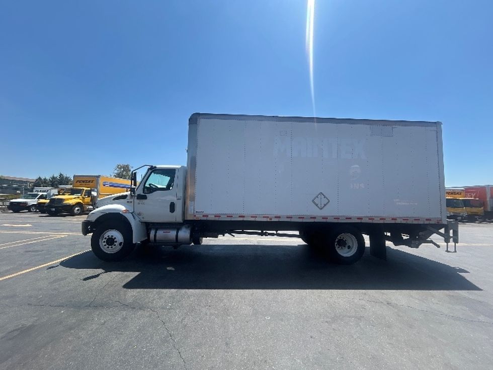Medium Duty Box Truck-Light and Medium Duty Trucks-International-2020-MV607-Torrance-CA-176,325\n\t\tmiles-$ 38,750 - Image 4
