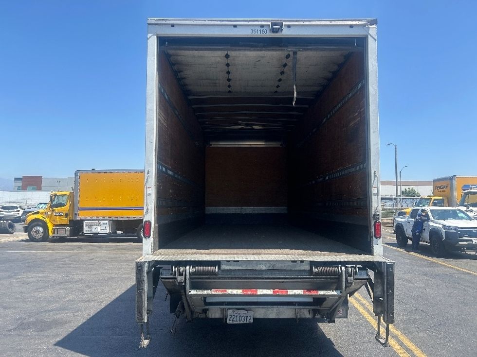 Medium Duty Box Truck-Light and Medium Duty Trucks-International-2020-MV607-Torrance-CA-176,325\n\t\tmiles-$ 38,750 - Image 8