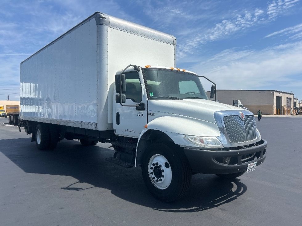 Medium Duty Box Truck-Light and Medium Duty Trucks-International-2020-MV607-Torrance-CA-179,409\n\t\tmiles-$ 48,500 - Image 1