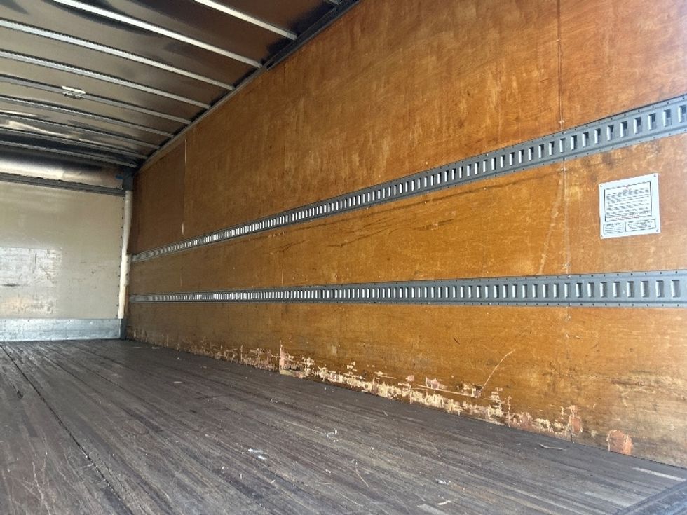 Medium Duty Box Truck-Light and Medium Duty Trucks-International-2020-MV607-Torrance-CA-179,409\n\t\tmiles-$ 48,500 - Image 12