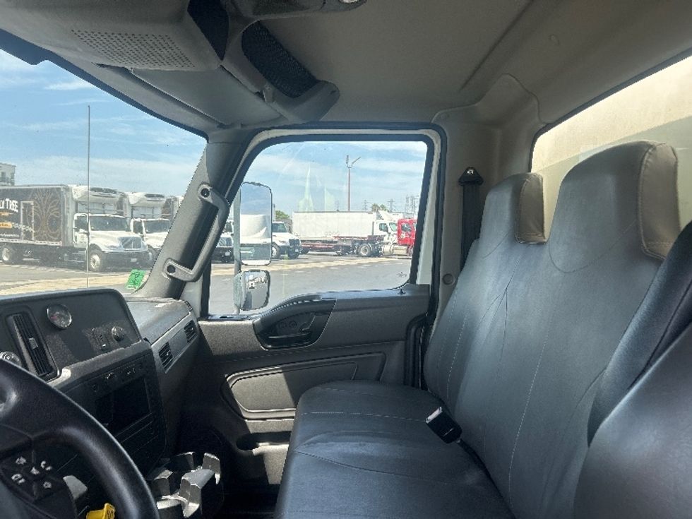 Medium Duty Box Truck-Light and Medium Duty Trucks-International-2020-MV607-Torrance-CA-179,409\n\t\tmiles-$ 48,500 - Image 19