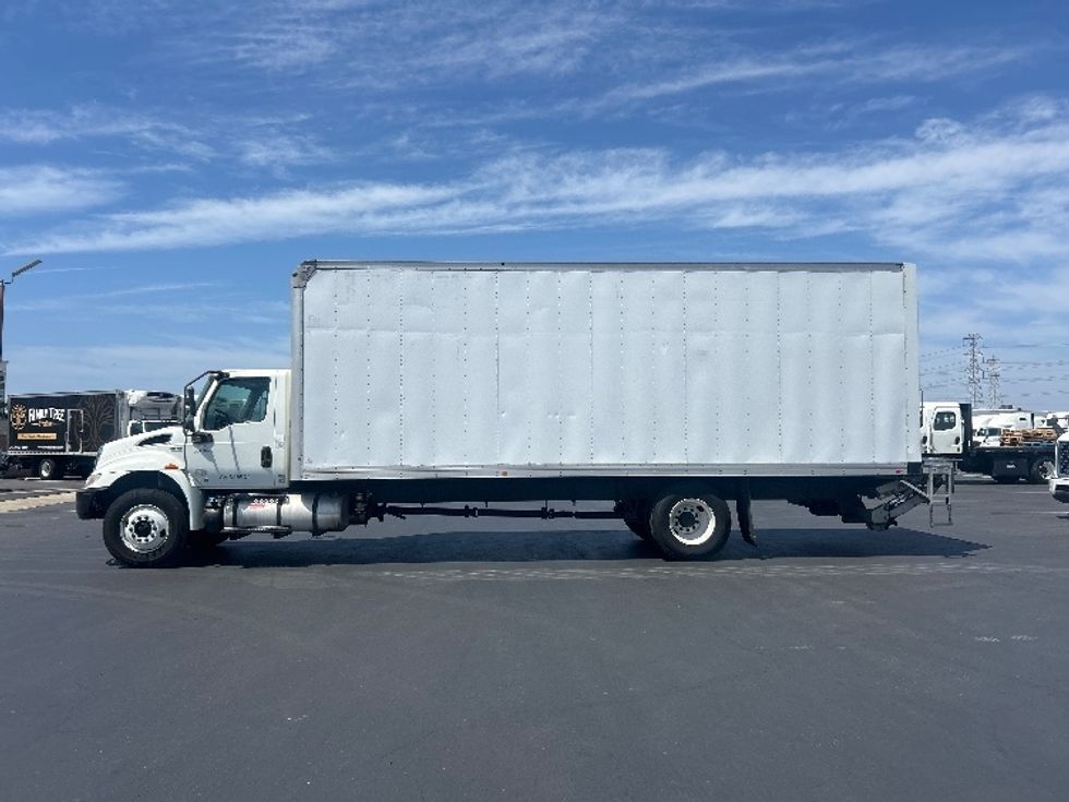 Medium Duty Box Truck-Light and Medium Duty Trucks-International-2020-MV607-Torrance-CA-179,409\n\t\tmiles-$ 48,500 - Image 4