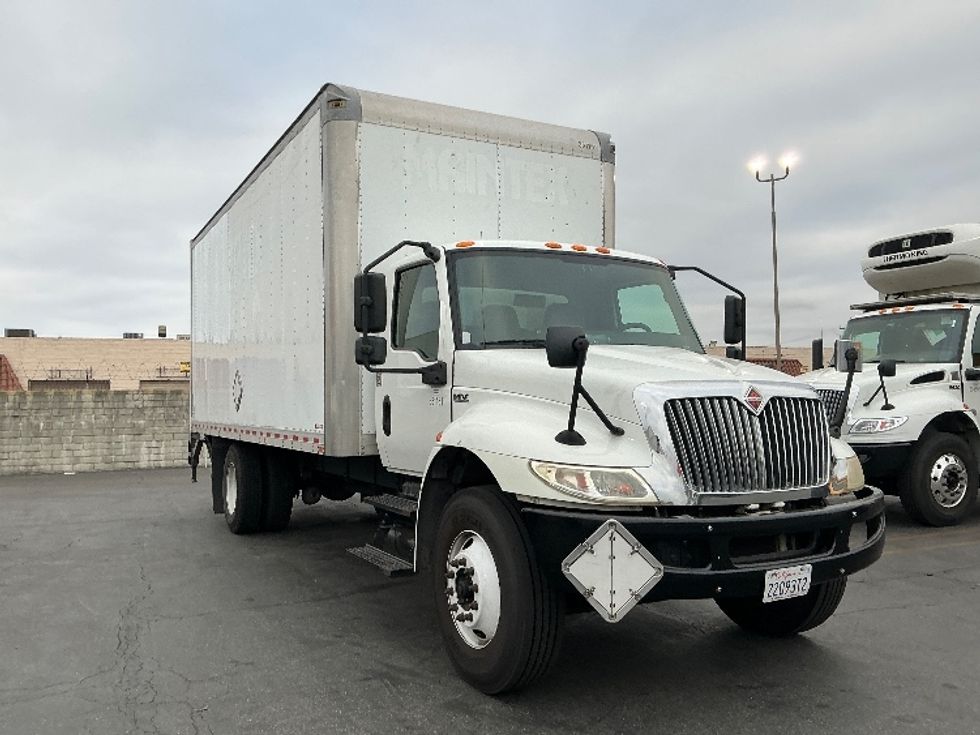 Medium Duty Box Truck-Light and Medium Duty Trucks-International-2020-MV607-Torrance-CA-182,714\n\t\tmiles-$ 37,500 - Image 1