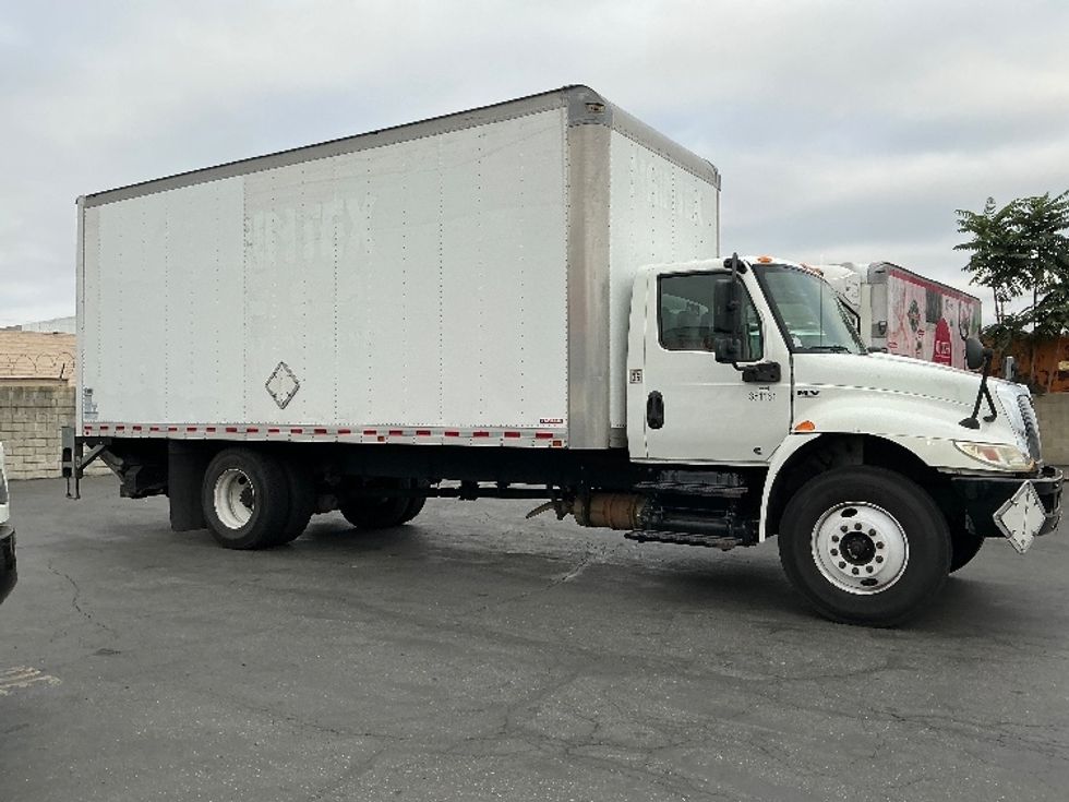 Medium Duty Box Truck-Light and Medium Duty Trucks-International-2020-MV607-Torrance-CA-182,714\n\t\tmiles-$ 37,500 - Image 15