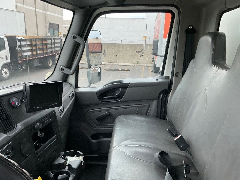 Medium Duty Box Truck-Light and Medium Duty Trucks-International-2020-MV607-Torrance-CA-182,714\n\t\tmiles-$ 37,500 - Image 19