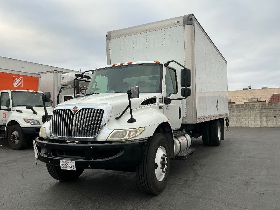 Medium Duty Box Truck-Light and Medium Duty Trucks-International-2020-MV607-Torrance-CA-182,714\n\t\tmiles-$ 37,500 - Image 3