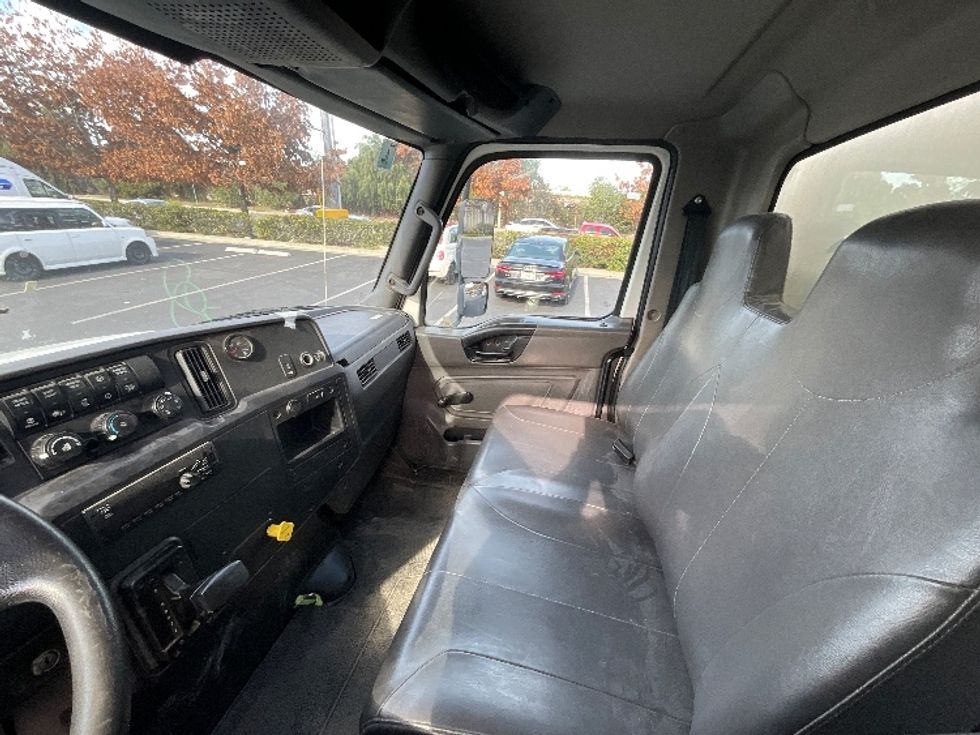 Medium Duty Box Truck-Light and Medium Duty Trucks-International-2020-MV607-Torrance-CA-187,833\n\t\tmiles-$ 49,500 - Image 19