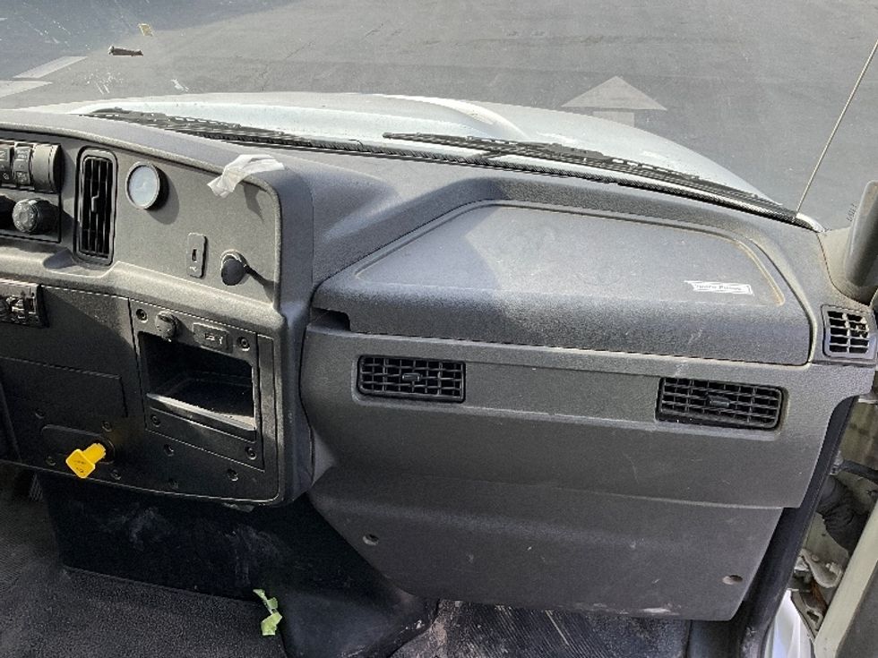 Medium Duty Box Truck-Light and Medium Duty Trucks-International-2020-MV607-Torrance-CA-187,833\n\t\tmiles-$ 49,500 - Image 21