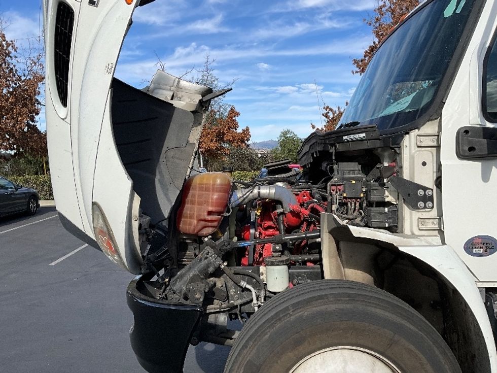 Medium Duty Box Truck-Light and Medium Duty Trucks-International-2020-MV607-Torrance-CA-187,833\n\t\tmiles-$ 49,500 - Image 23