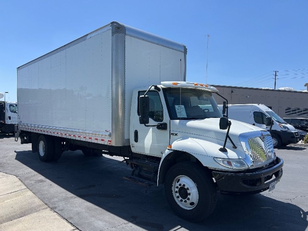 Medium Duty Box Truck-Light and Medium Duty Trucks-International-2020-MV607-Torrance-CA-189,981\n\t\tmiles-$ 44,750 - Image 1