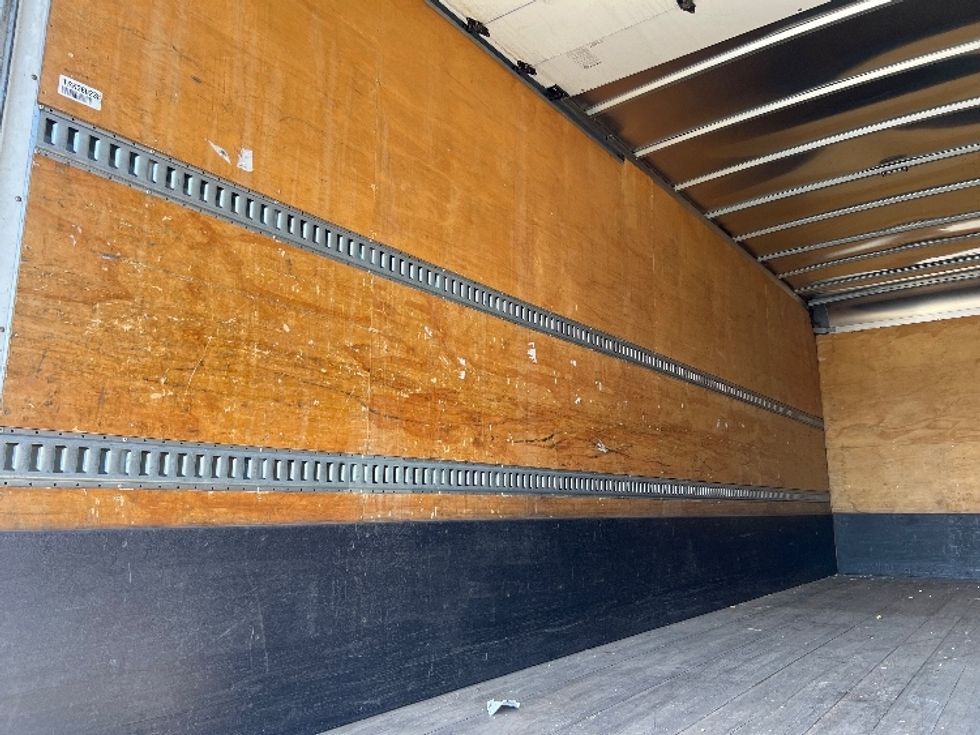 Medium Duty Box Truck-Light and Medium Duty Trucks-International-2020-MV607-Torrance-CA-189,981\n\t\tmiles-$ 44,750 - Image 11