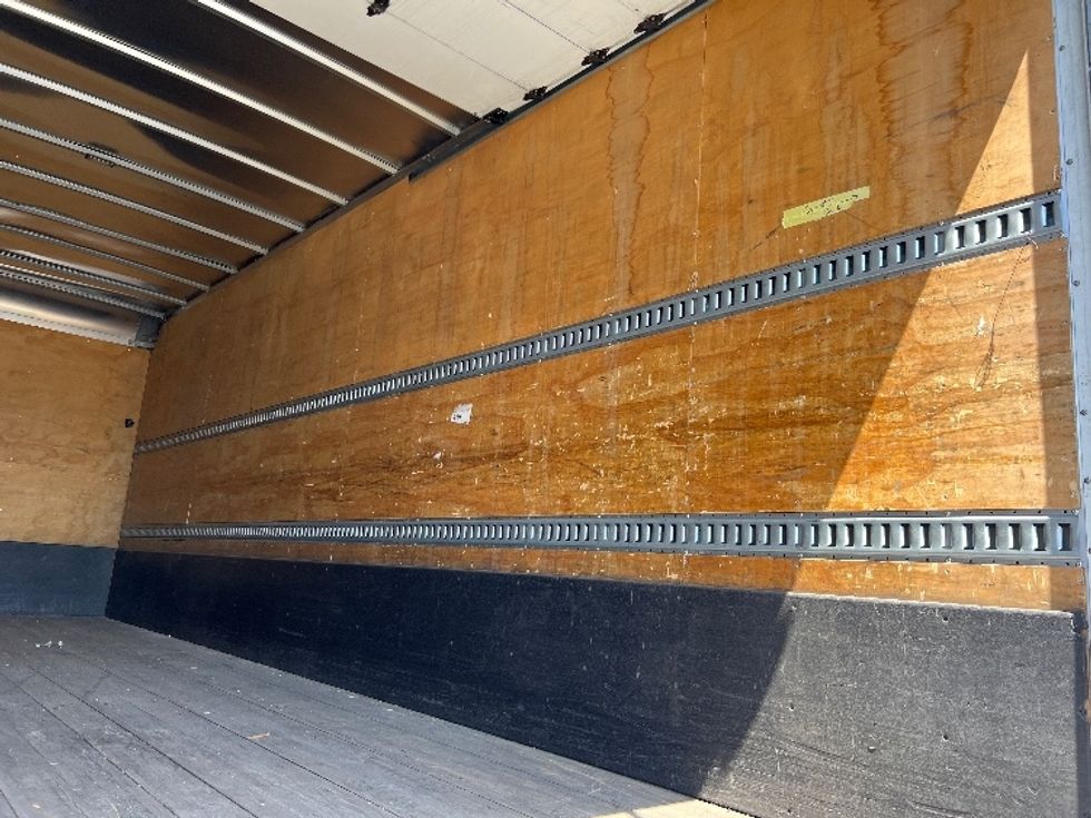 Medium Duty Box Truck-Light and Medium Duty Trucks-International-2020-MV607-Torrance-CA-189,981\n\t\tmiles-$ 44,750 - Image 12