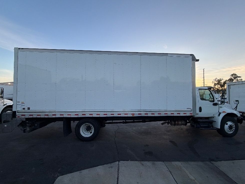 Medium Duty Box Truck-Light and Medium Duty Trucks-International-2020-MV607-Torrance-CA-189,981\n\t\tmiles-$ 44,750 - Image 15