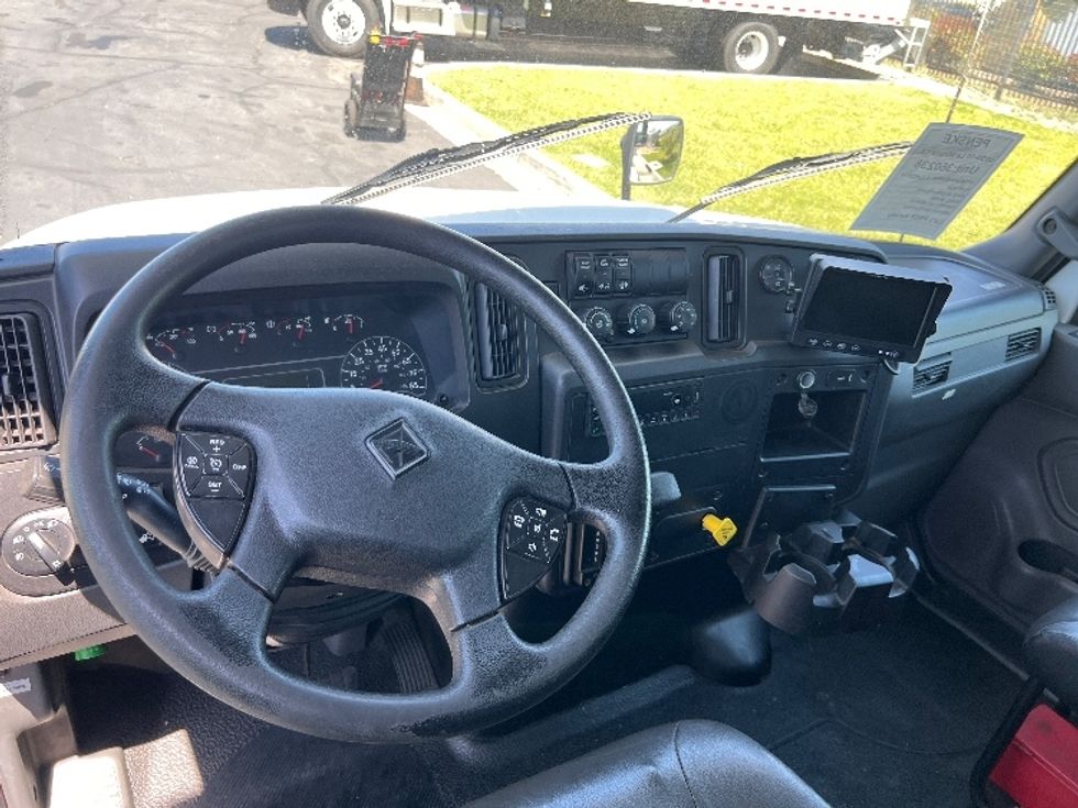 Medium Duty Box Truck-Light and Medium Duty Trucks-International-2020-MV607-Torrance-CA-189,981\n\t\tmiles-$ 44,750 - Image 17