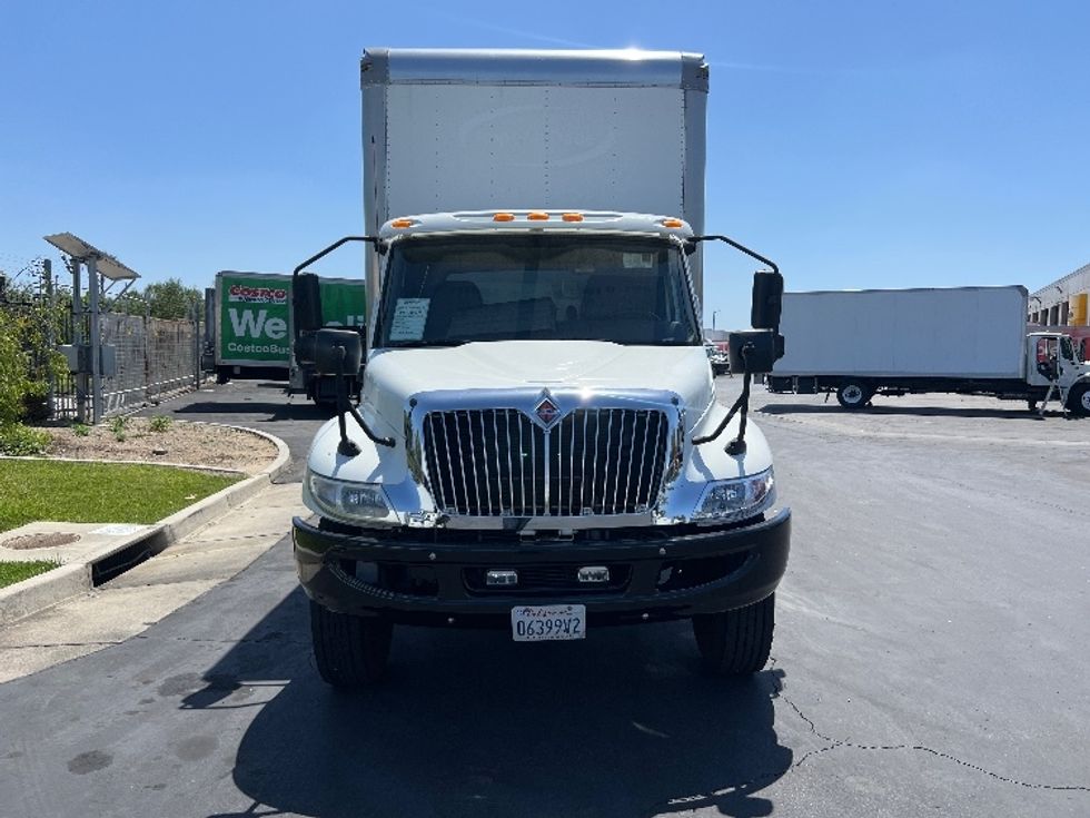 Medium Duty Box Truck-Light and Medium Duty Trucks-International-2020-MV607-Torrance-CA-189,981\n\t\tmiles-$ 44,750 - Image 2