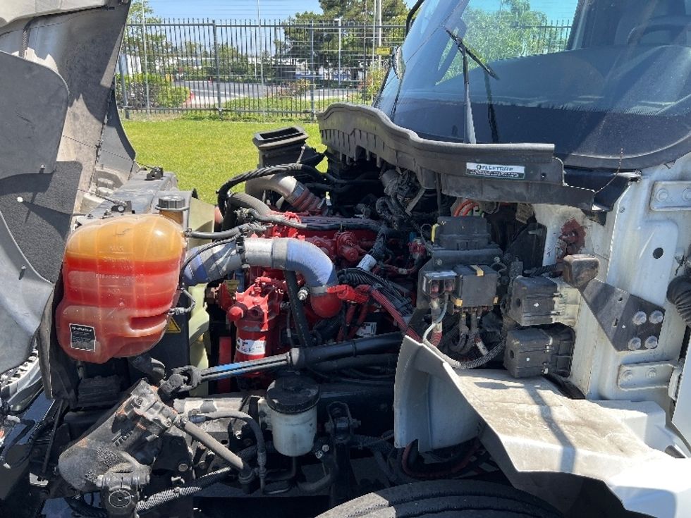 Medium Duty Box Truck-Light and Medium Duty Trucks-International-2020-MV607-Torrance-CA-189,981\n\t\tmiles-$ 44,750 - Image 24