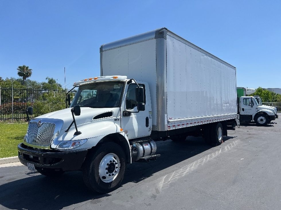 Medium Duty Box Truck-Light and Medium Duty Trucks-International-2020-MV607-Torrance-CA-189,981\n\t\tmiles-$ 44,750 - Image 3