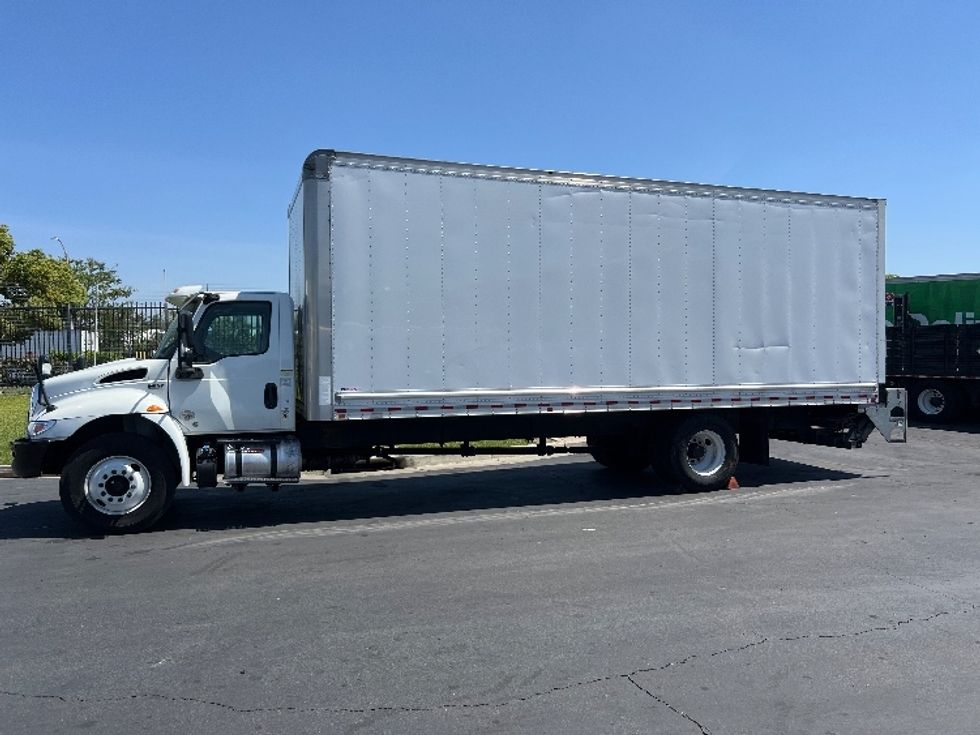 Medium Duty Box Truck-Light and Medium Duty Trucks-International-2020-MV607-Torrance-CA-189,981\n\t\tmiles-$ 44,750 - Image 4