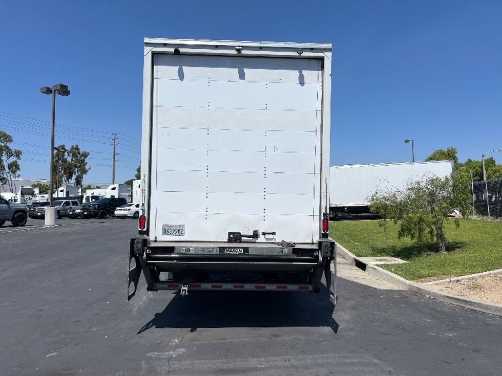 Medium Duty Box Truck-Light and Medium Duty Trucks-International-2020-MV607-Torrance-CA-189,981\n\t\tmiles-$ 44,750 - Image 7