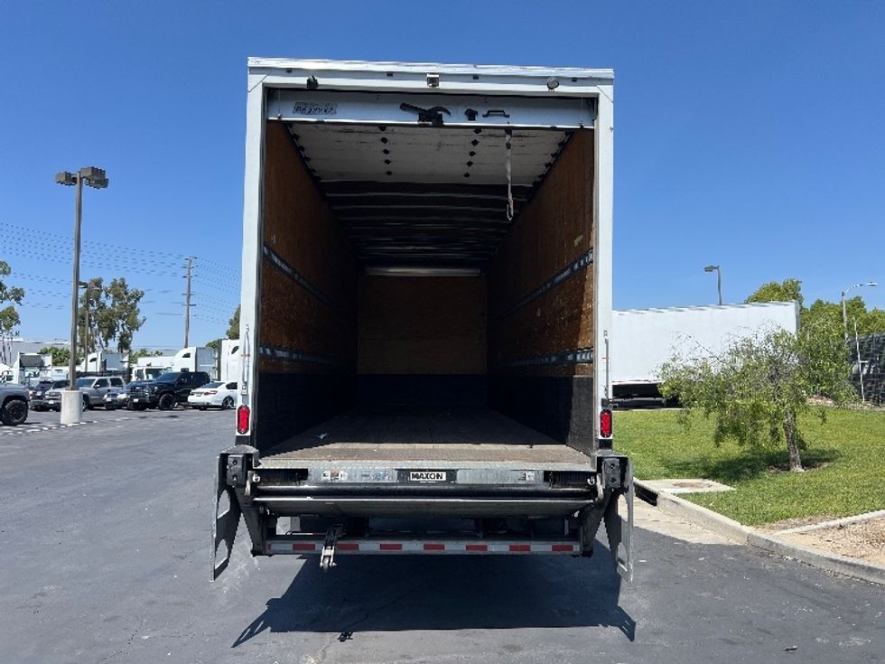 Medium Duty Box Truck-Light and Medium Duty Trucks-International-2020-MV607-Torrance-CA-189,981\n\t\tmiles-$ 44,750 - Image 8