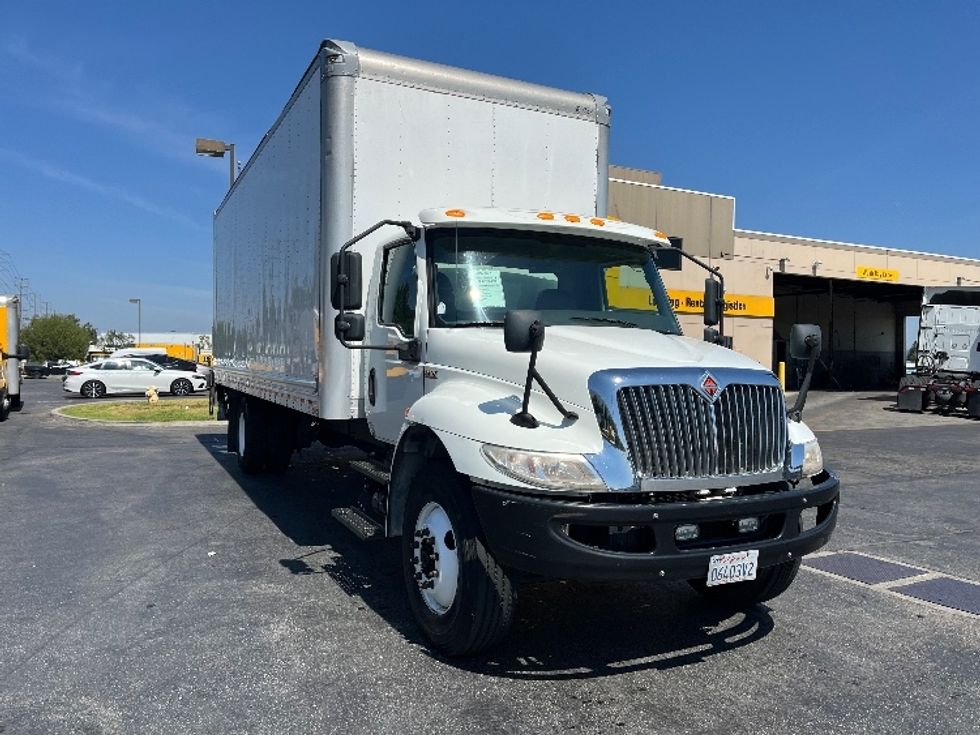 Medium Duty Box Truck-Light and Medium Duty Trucks-International-2020-MV607-Torrance-CA-196,181\n\t\tmiles-$ 42,750 - Image 1
