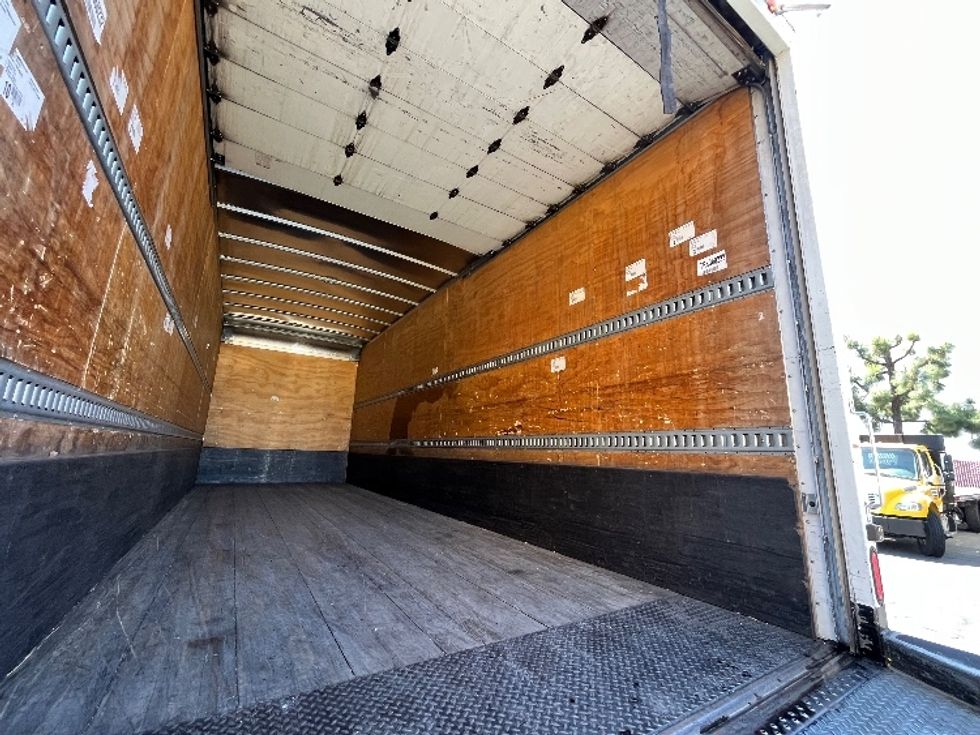 Medium Duty Box Truck-Light and Medium Duty Trucks-International-2020-MV607-Torrance-CA-196,181\n\t\tmiles-$ 42,750 - Image 12