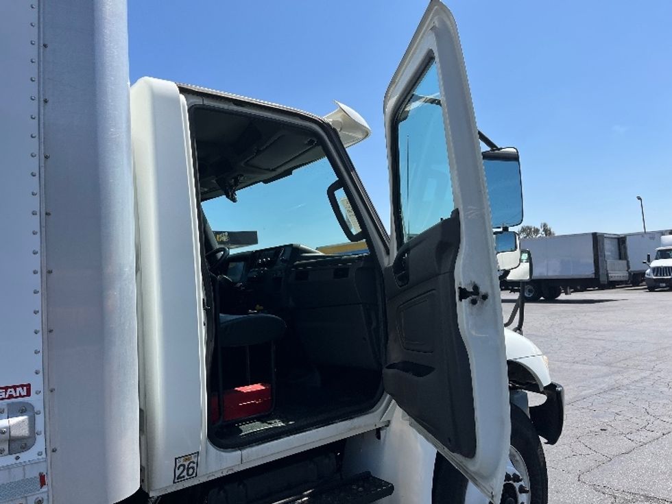 Medium Duty Box Truck-Light and Medium Duty Trucks-International-2020-MV607-Torrance-CA-196,181\n\t\tmiles-$ 42,750 - Image 20