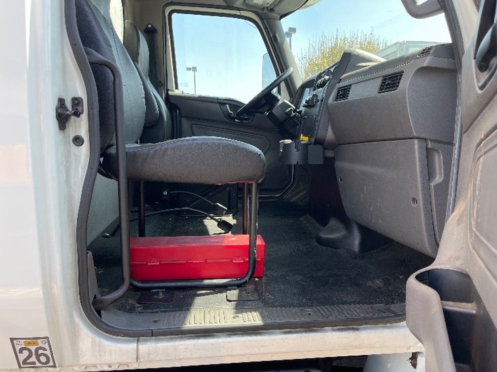 Medium Duty Box Truck-Light and Medium Duty Trucks-International-2020-MV607-Torrance-CA-196,181\n\t\tmiles-$ 42,750 - Image 22