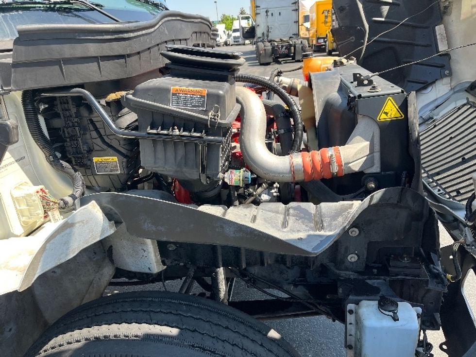 Medium Duty Box Truck-Light and Medium Duty Trucks-International-2020-MV607-Torrance-CA-196,181\n\t\tmiles-$ 42,750 - Image 23