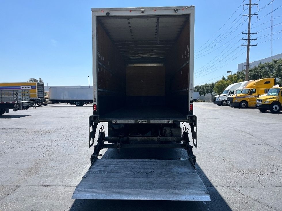 Medium Duty Box Truck-Light and Medium Duty Trucks-International-2020-MV607-Torrance-CA-196,181\n\t\tmiles-$ 42,750 - Image 9
