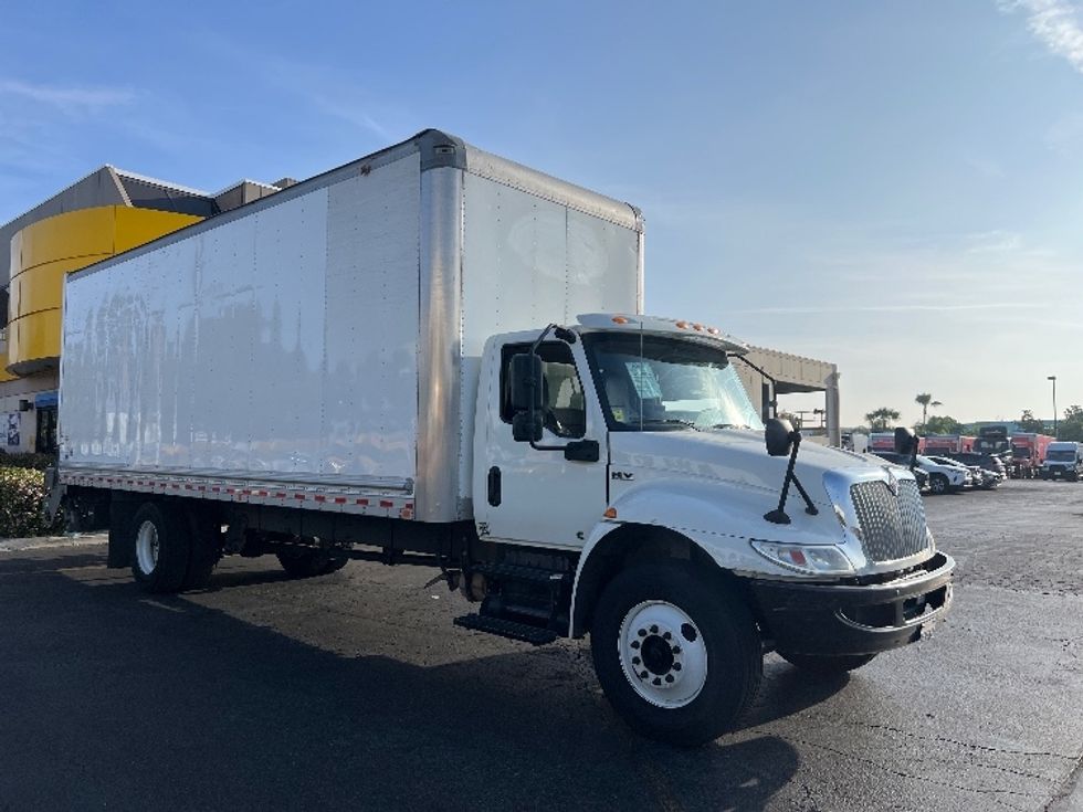 Medium Duty Box Truck-Light and Medium Duty Trucks-International-2020-MV607-Torrance-CA-199,515\n\t\tmiles-$ 42,250 - Image 1