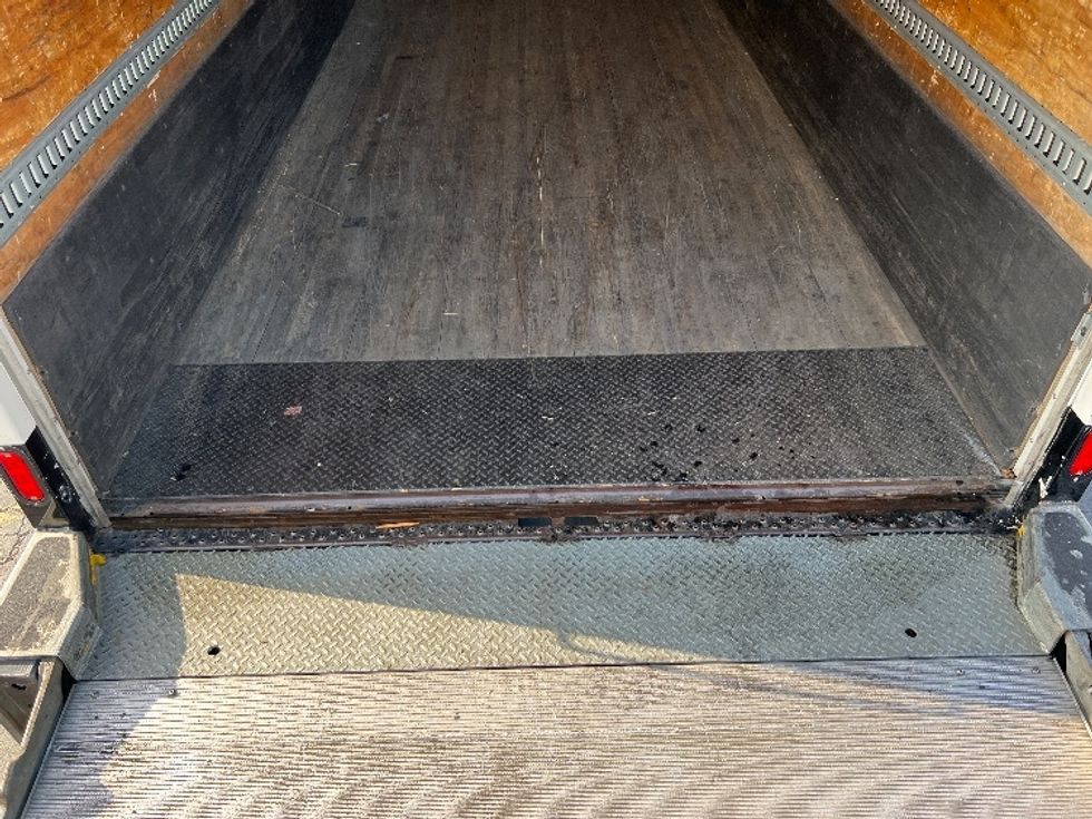 Medium Duty Box Truck-Light and Medium Duty Trucks-International-2020-MV607-Torrance-CA-199,515\n\t\tmiles-$ 42,250 - Image 10