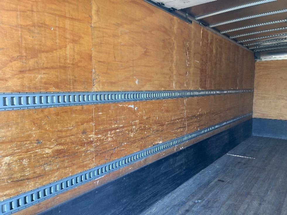 Medium Duty Box Truck-Light and Medium Duty Trucks-International-2020-MV607-Torrance-CA-199,515\n\t\tmiles-$ 42,250 - Image 11