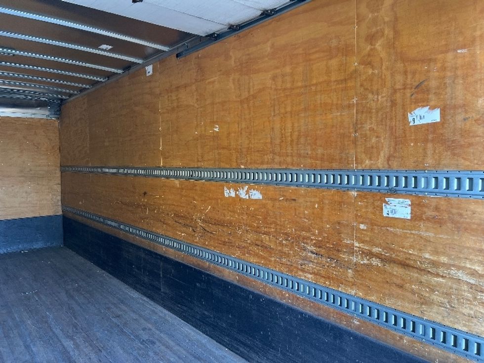Medium Duty Box Truck-Light and Medium Duty Trucks-International-2020-MV607-Torrance-CA-199,515\n\t\tmiles-$ 42,250 - Image 12