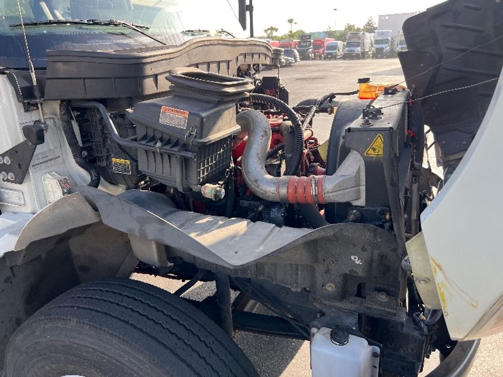 Medium Duty Box Truck-Light and Medium Duty Trucks-International-2020-MV607-Torrance-CA-199,515\n\t\tmiles-$ 42,250 - Image 23