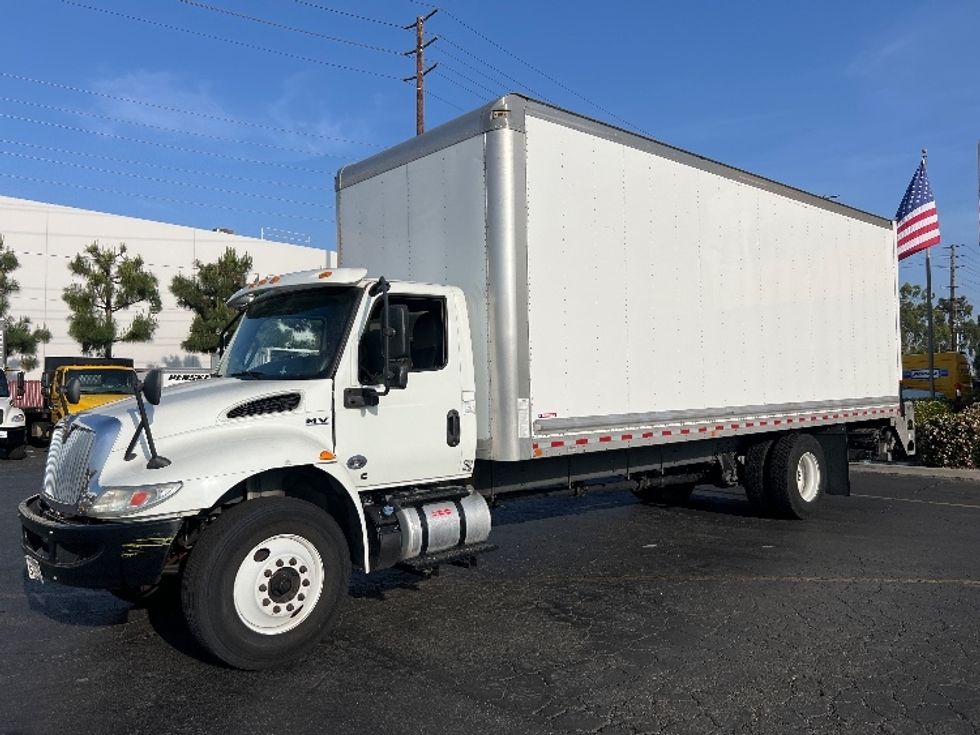 Medium Duty Box Truck-Light and Medium Duty Trucks-International-2020-MV607-Torrance-CA-199,515\n\t\tmiles-$ 42,250 - Image 3