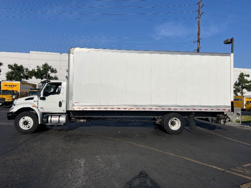 Medium Duty Box Truck-Light and Medium Duty Trucks-International-2020-MV607-Torrance-CA-199,515\n\t\tmiles-$ 42,250 - Image 4