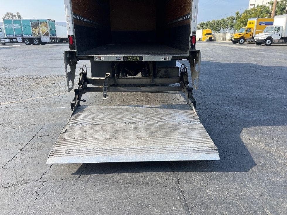 Medium Duty Box Truck-Light and Medium Duty Trucks-International-2020-MV607-Torrance-CA-199,515\n\t\tmiles-$ 42,250 - Image 9
