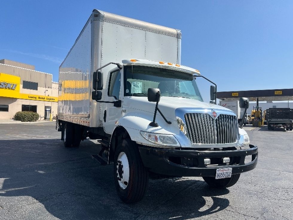 Medium Duty Box Truck-Light and Medium Duty Trucks-International-2020-MV607-Torrance-CA-208,723\n\t\tmiles-$ 37,500 - Image 1