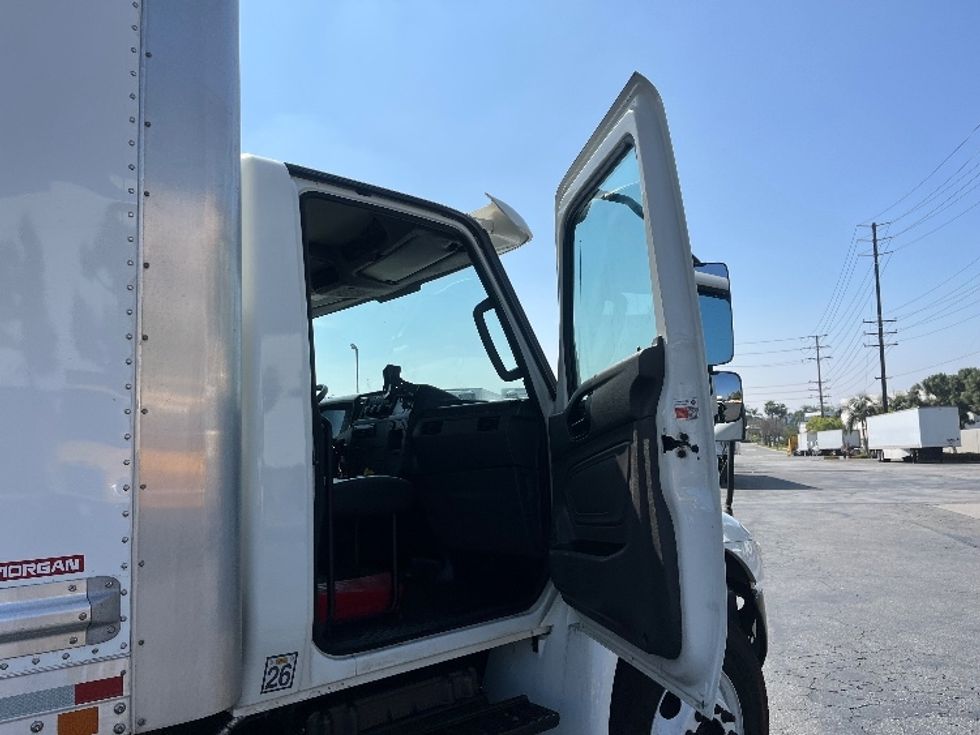 Medium Duty Box Truck-Light and Medium Duty Trucks-International-2020-MV607-Torrance-CA-208,723\n\t\tmiles-$ 37,500 - Image 20