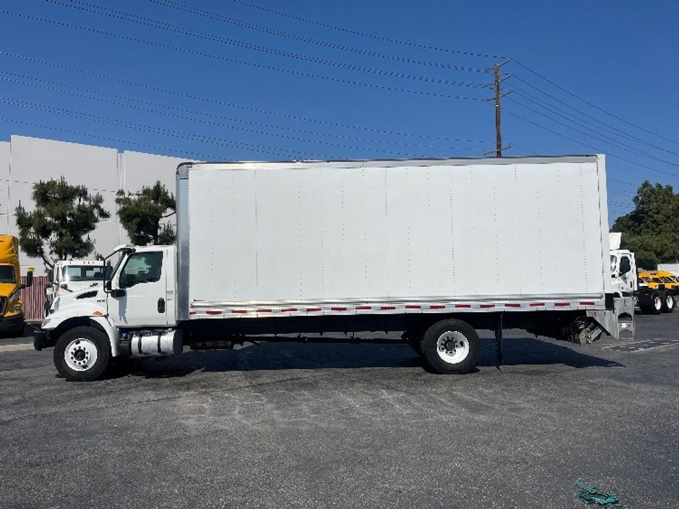 Medium Duty Box Truck-Light and Medium Duty Trucks-International-2020-MV607-Torrance-CA-208,723\n\t\tmiles-$ 37,500 - Image 4
