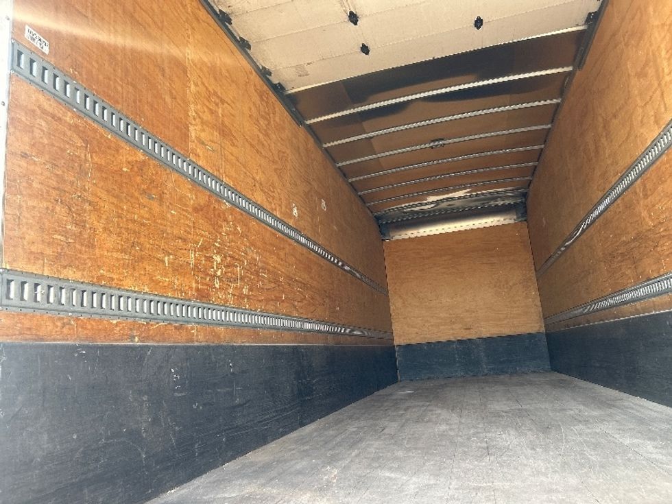 Medium Duty Box Truck-Light and Medium Duty Trucks-International-2020-MV607-Torrance-CA-216,163\n\t\tmiles-$ 39,750 - Image 11