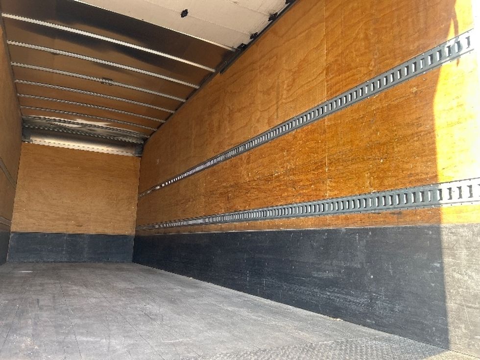 Medium Duty Box Truck-Light and Medium Duty Trucks-International-2020-MV607-Torrance-CA-216,163\n\t\tmiles-$ 39,750 - Image 12