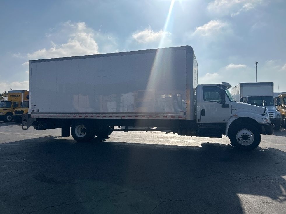 Medium Duty Box Truck-Light and Medium Duty Trucks-International-2020-MV607-Torrance-CA-216,163\n\t\tmiles-$ 39,750 - Image 15