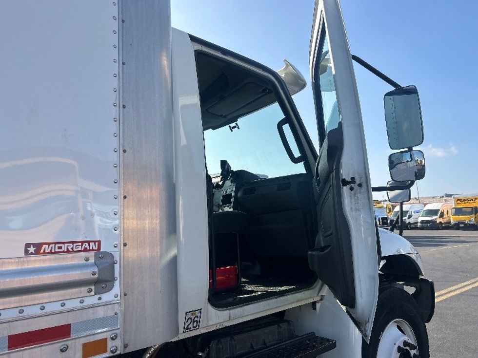 Medium Duty Box Truck-Light and Medium Duty Trucks-International-2020-MV607-Torrance-CA-216,163\n\t\tmiles-$ 39,750 - Image 17