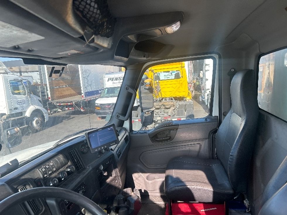Medium Duty Box Truck-Light and Medium Duty Trucks-International-2020-MV607-Torrance-CA-216,163\n\t\tmiles-$ 39,750 - Image 20
