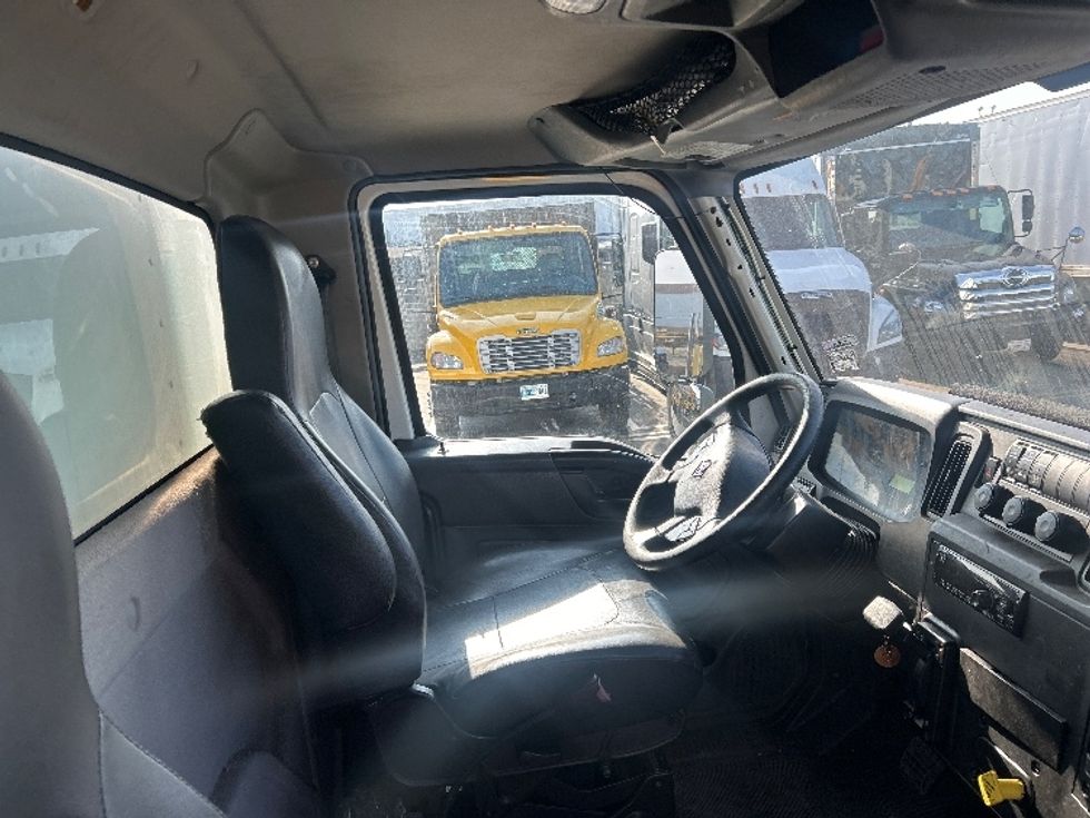 Medium Duty Box Truck-Light and Medium Duty Trucks-International-2020-MV607-Torrance-CA-216,163\n\t\tmiles-$ 39,750 - Image 22