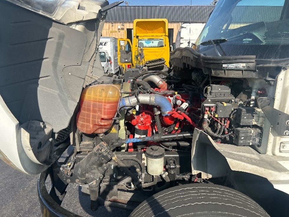 Medium Duty Box Truck-Light and Medium Duty Trucks-International-2020-MV607-Torrance-CA-216,163\n\t\tmiles-$ 39,750 - Image 24